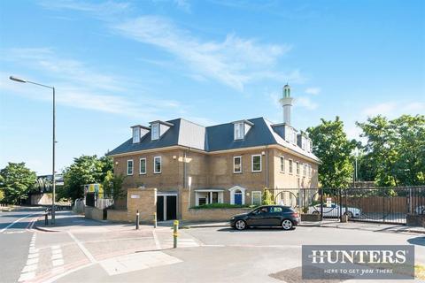 London Road, Morden, SM4 5PT
