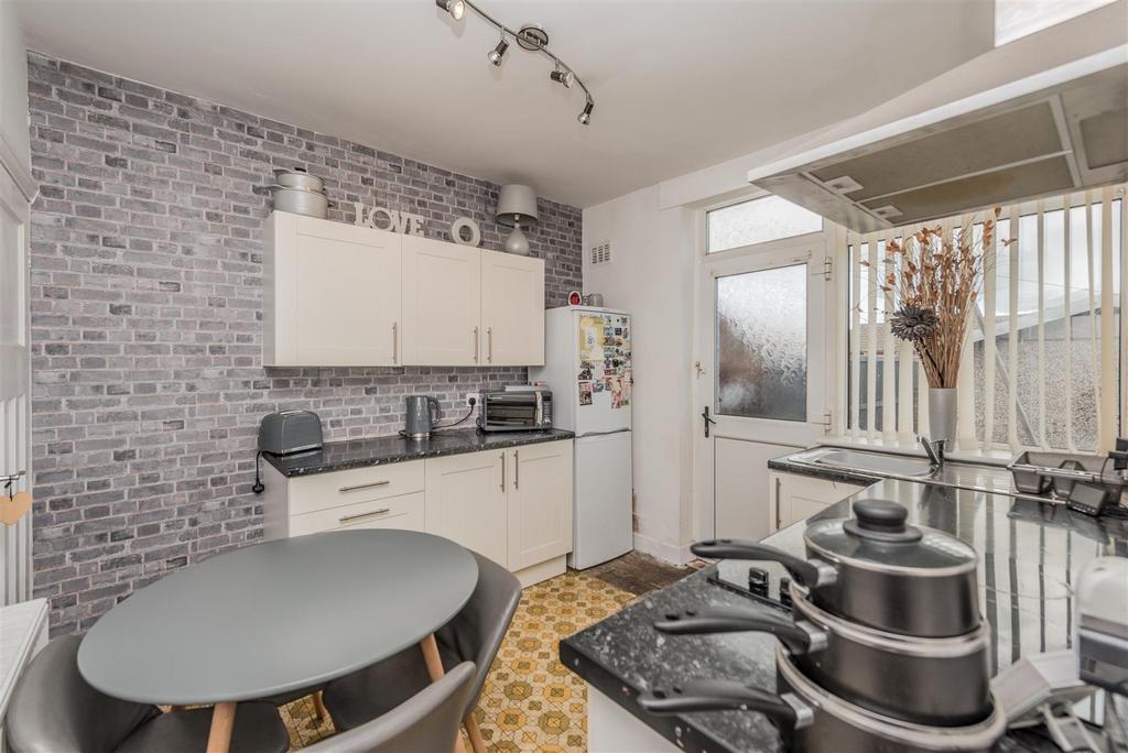 Fitted Dining Kitchen: