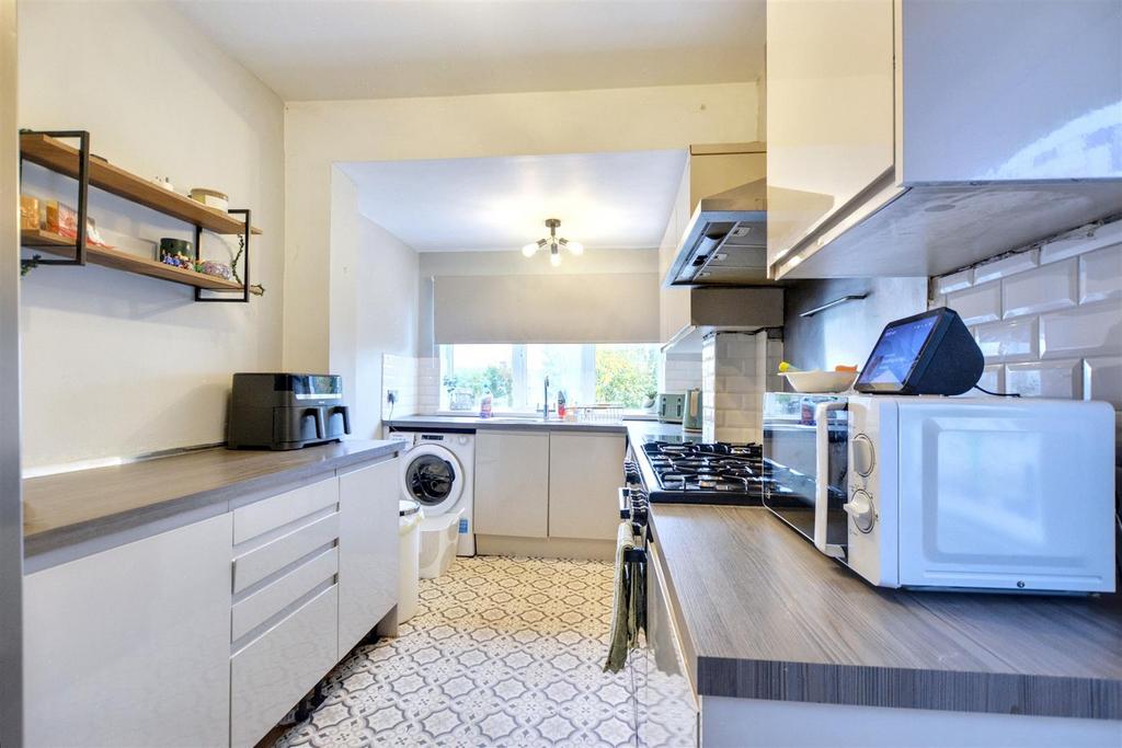 Kitchen 1.jpeg