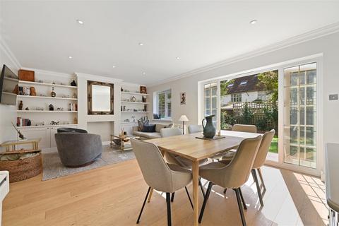 undefined, Cosmur Close, London W12