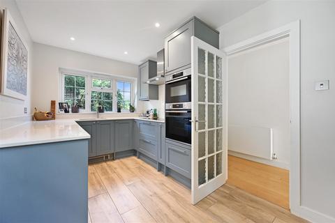 undefined, Cosmur Close, London W12