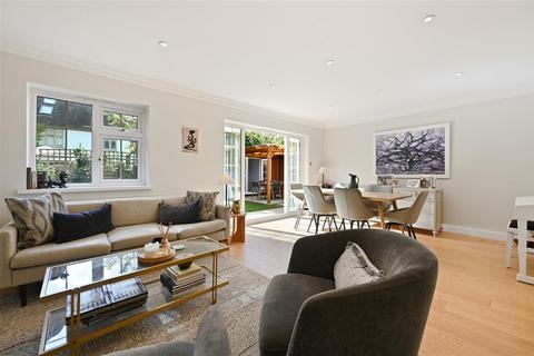 undefined, Cosmur Close, London W12