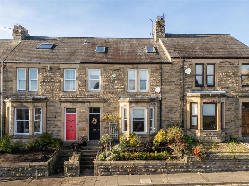 leazes-crescent-hexham-ne46-4-bed-terraced-house-375-000