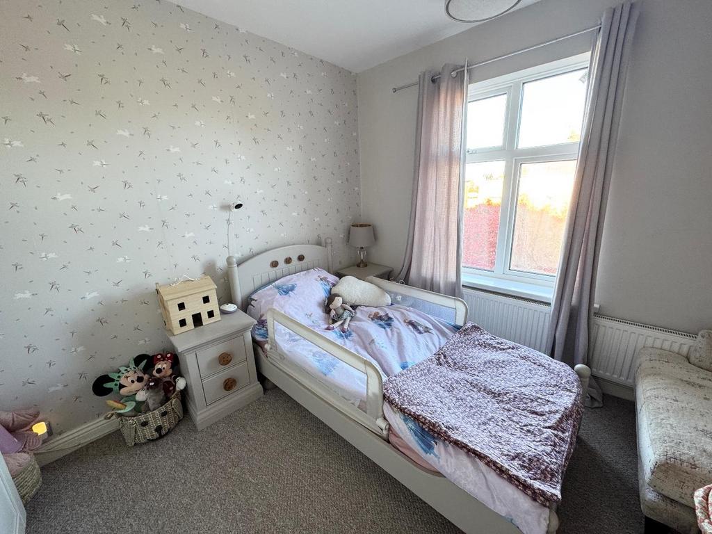 Bedroom ( rear)