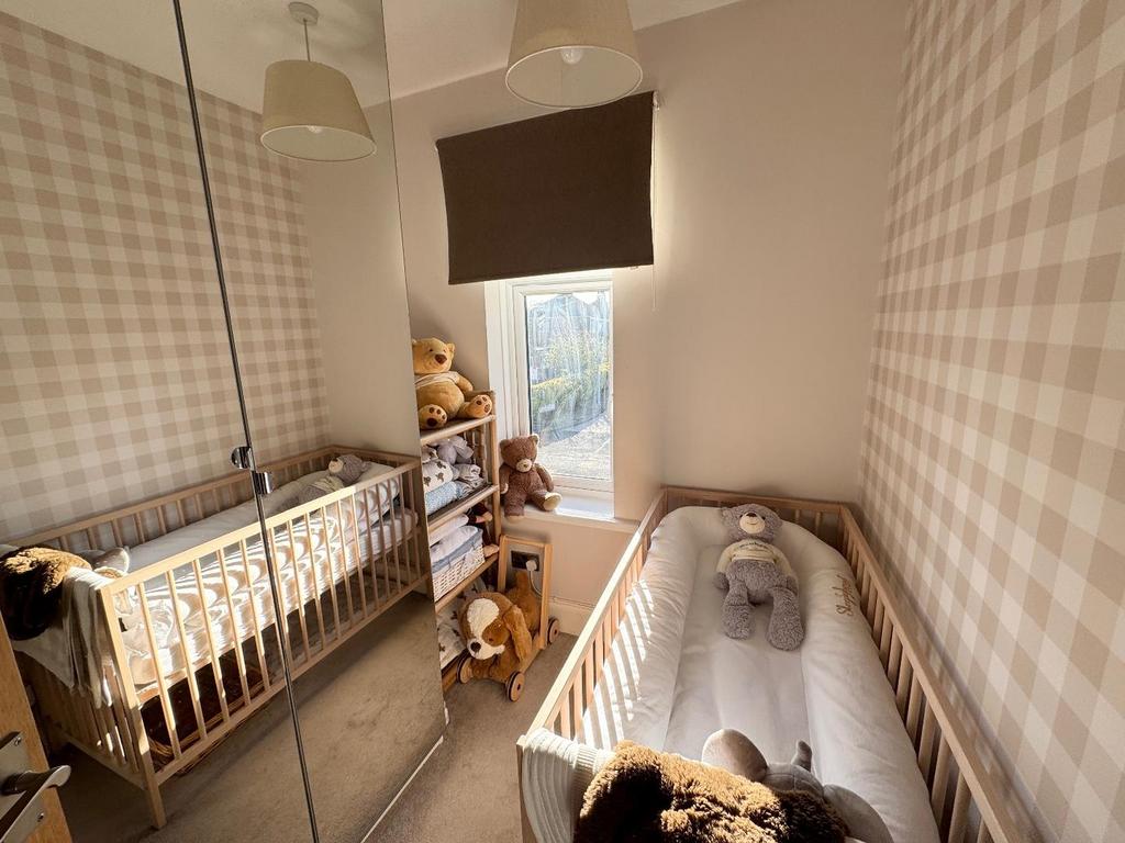 Bedroom ( front)
