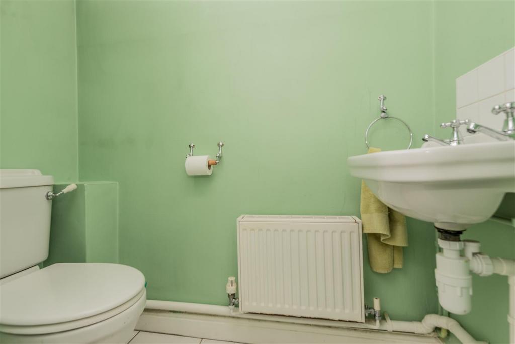 Downstairs Cloakroom / WC: