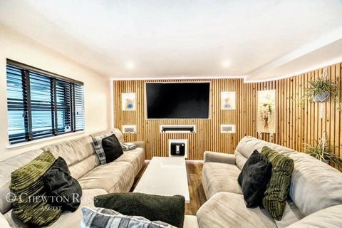 undefined, Beehive Road, BRACKNELL