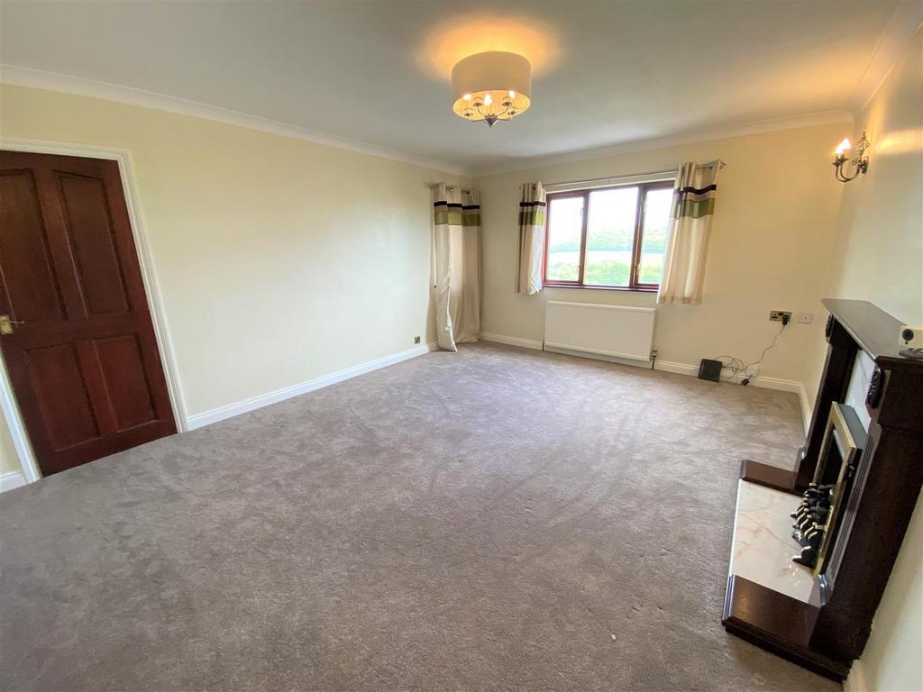 129 Bradford Rd4.jpg