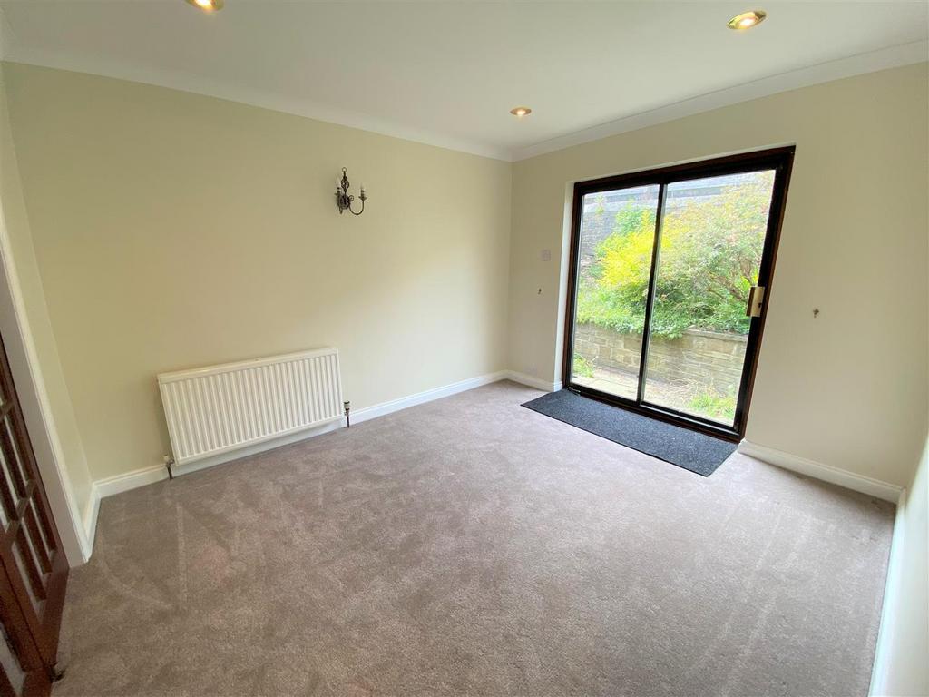 129 Bradford Rd3.jpg