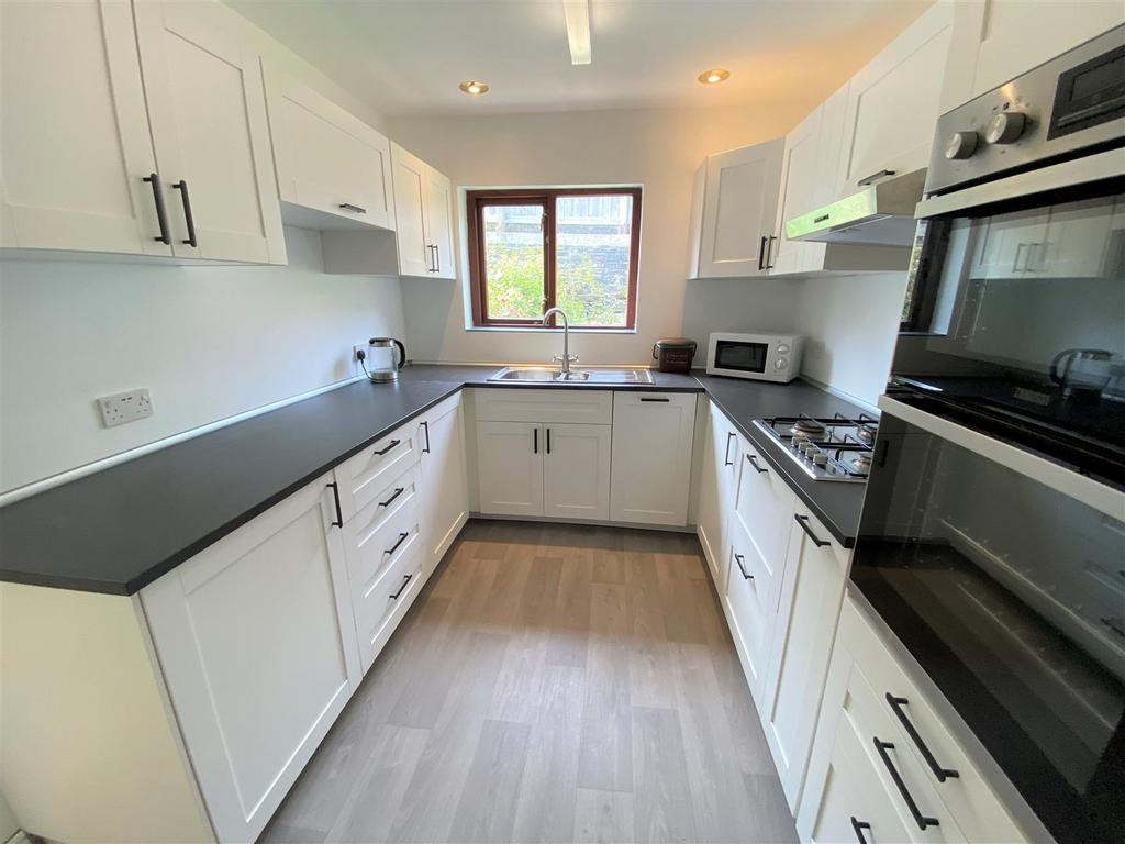 129 Bradford Rd1.jpg