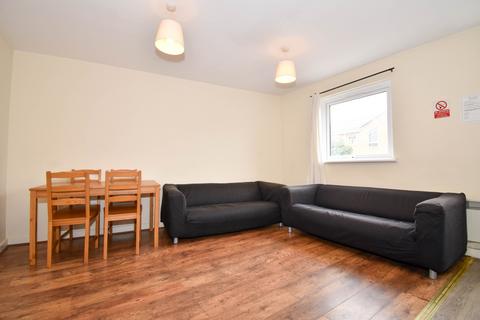 5 bedroom terraced house to rent, Cyclops Mews, London E14