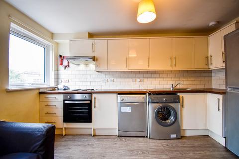 5 bedroom terraced house to rent, Cyclops Mews, London E14