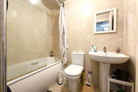 5 bedroom terraced house to rent, Cyclops Mews, London E14