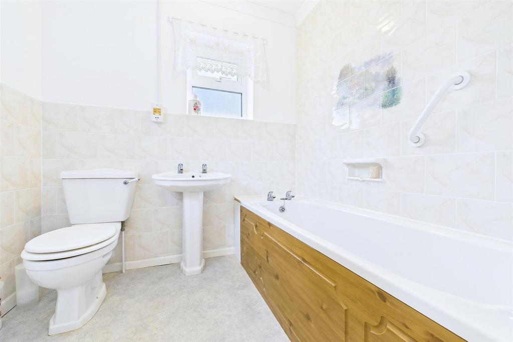 Bathroom.jpg