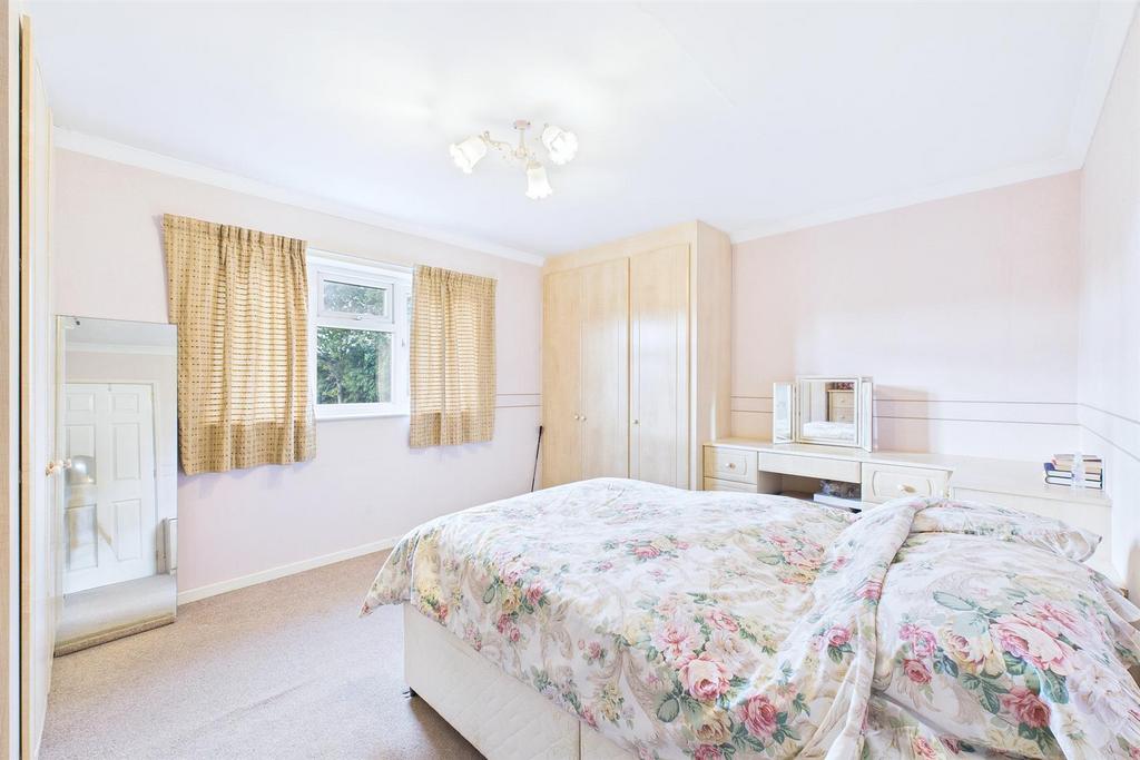 Bedroom 1.jpg