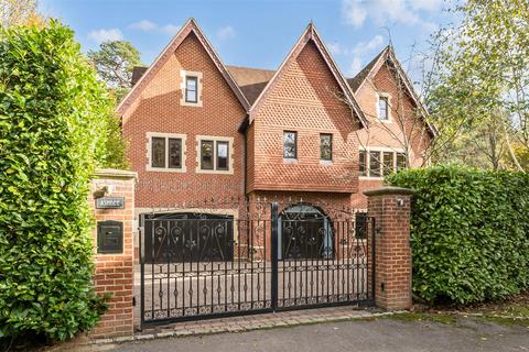 undefined, Sandy Lane, Kingswood