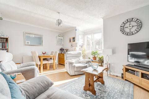 2 bedroom flat for sale, Lansdowne Road, Worthing, West Sussex, BN11
