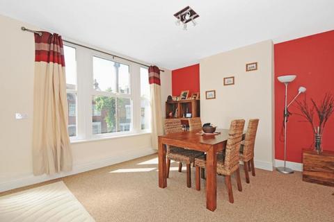 2 bedroom flat to rent, Russell Road, London, N13