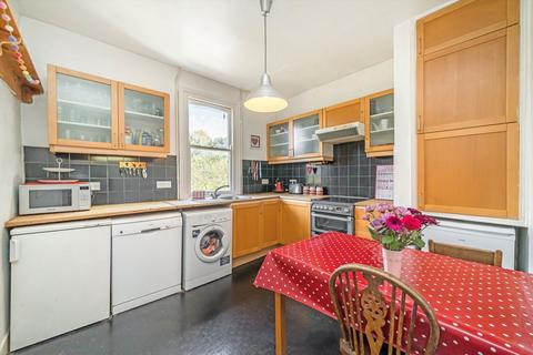 4 bedroom flat for sale, Harborough Road, London SW16
