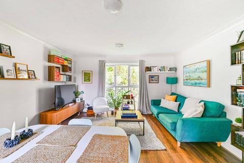 Farrow Lane, New Cross, London, SE14