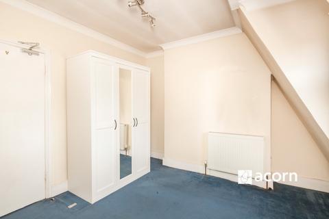 3 bedroom flat to rent, Peckham Rye London SE15