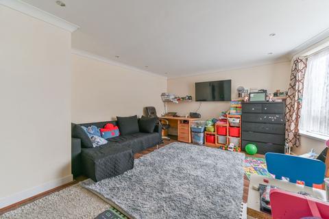 Pampisford Road, South Croydon, CR2