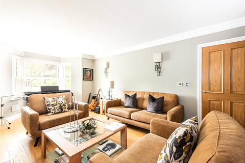 4 bedroom detached house for sale, Mentone Avenue, Aspley Guise, Bedfordshire, MK17
