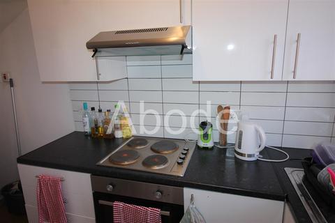 2 bedroom house to rent, Autumn Grove, Hyde Park, Leeds