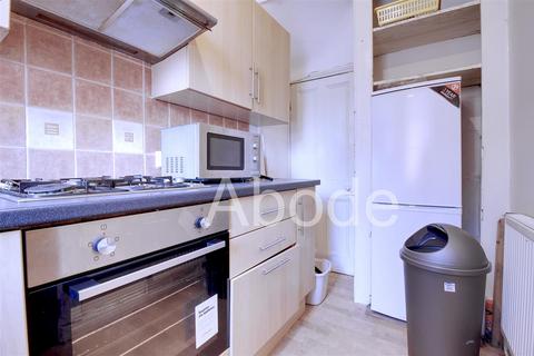 2 bedroom house to rent, Harold Avenue, Hyde Park, Leeds