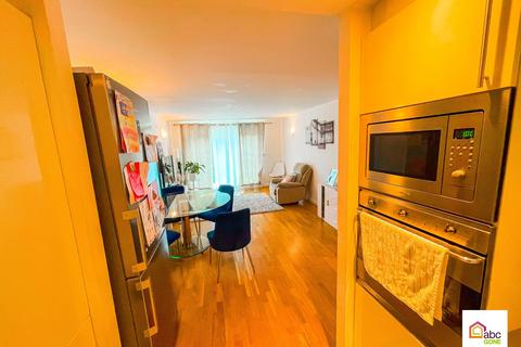 2 bedroom flat to rent, Flat 60, The Grainstore 4 Western Gateway, Royal Victoria Docks, London