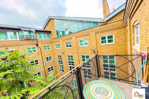 2 bedroom flat to rent, Flat 60, The Grainstore 4 Western Gateway, Royal Victoria Docks, London