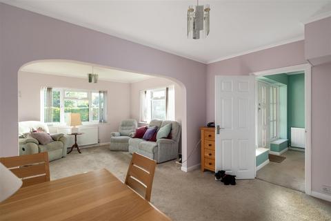undefined, Cheyne Walk, Horley