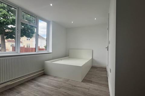 House share to rent, Hunters Grove,  Hayes, UB3