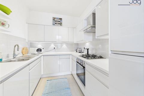 2 bedroom flat for sale, South Wing, The Residence Kershaw Drive | A peaceful and private position.