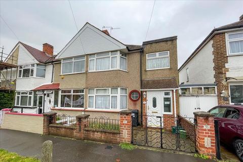 3 bedroom end of terrace house for sale, Saxon Avenue, Hanworth, Middlesex, TW13