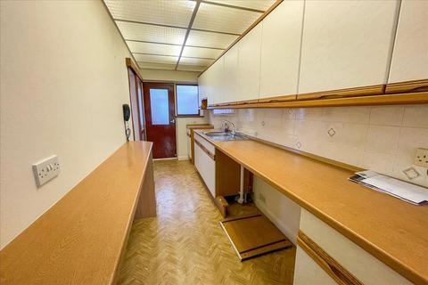 3 bedroom end of terrace house for sale, Saxon Avenue, Hanworth, Middlesex, TW13