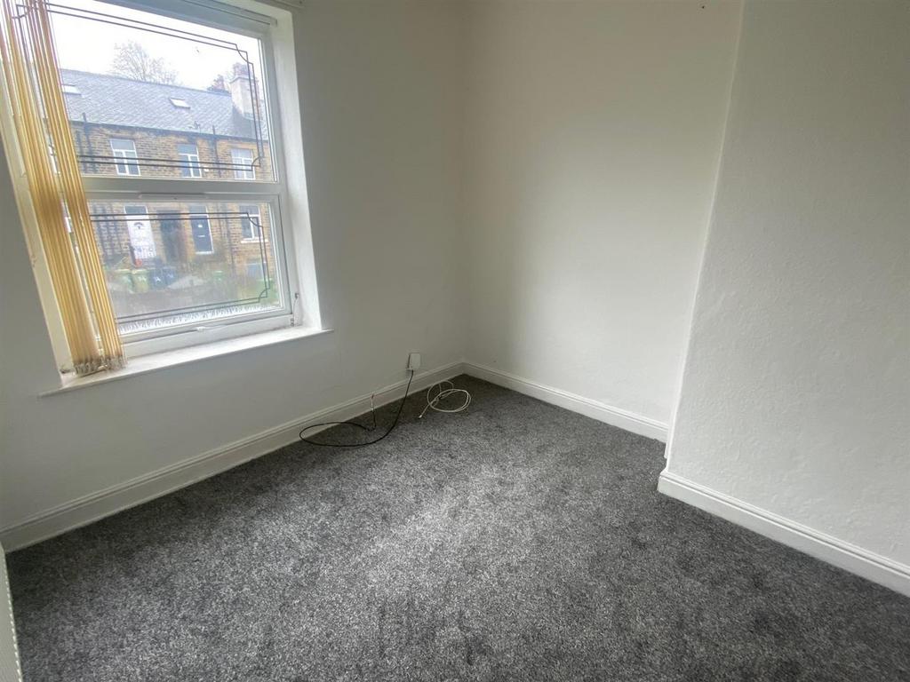 Bed 1.jpg