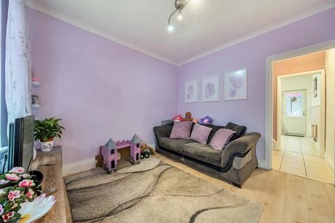 2 bedroom end of terrace house for sale, Queen Street, Grantham, Lincolnshire, NG31