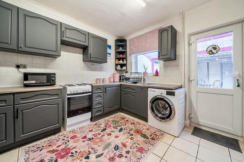 2 bedroom end of terrace house for sale, Queen Street, Grantham, Lincolnshire, NG31