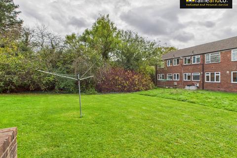 2 bedroom maisonette for sale, St Vincents Way, Potters Bar