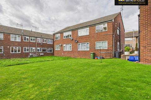 2 bedroom maisonette for sale, St Vincents Way, Potters Bar