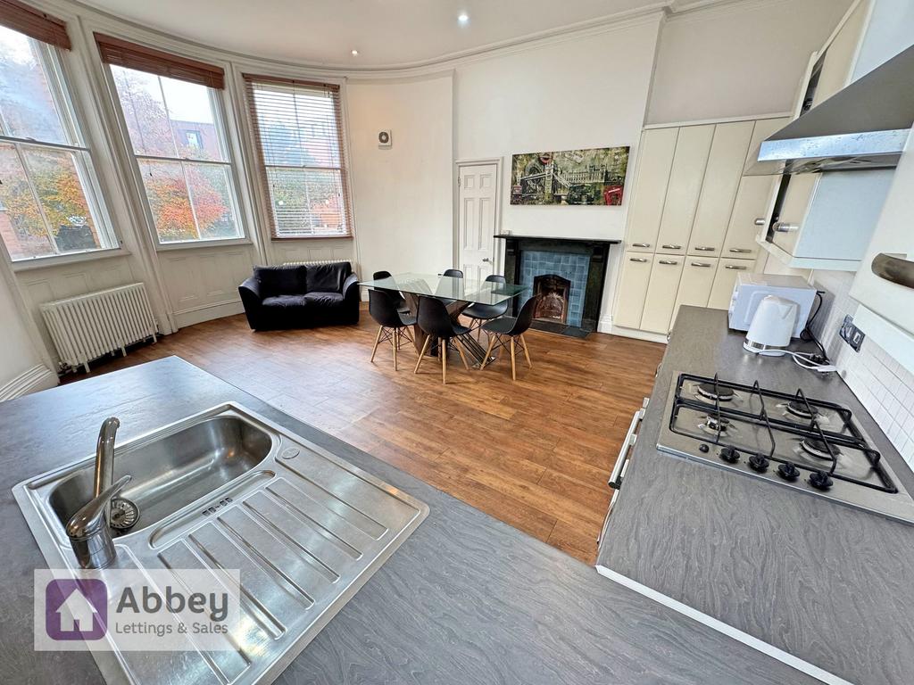 Communal Kitchen/Dining Area