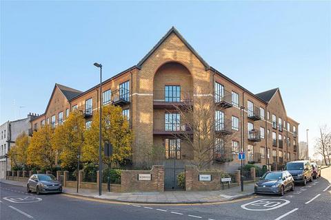 2 bedroom flat for sale, Brunel House, Ship Yard, Canary Wharf, London