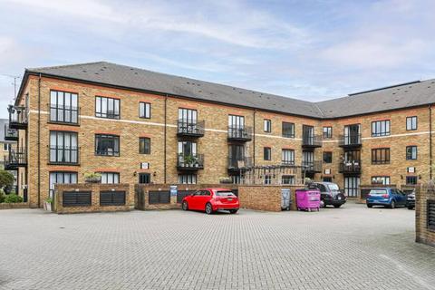 2 bedroom flat for sale, Brunel House, Ship Yard, Canary Wharf, London