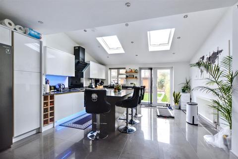 3 bedroom semi-detached house for sale, East Crescent, Beeston Rylands, Nottingham