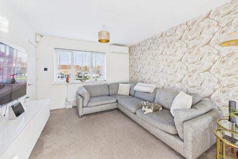 3 bedroom terraced house for sale, Burcott Garth, Kingston Upon Hull
