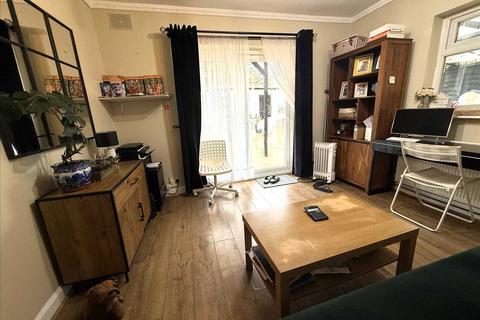 23 Norfolk Road, Feltham, TW13 5BX