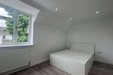House share to rent, Hunters Grove,  Hayes, UB3