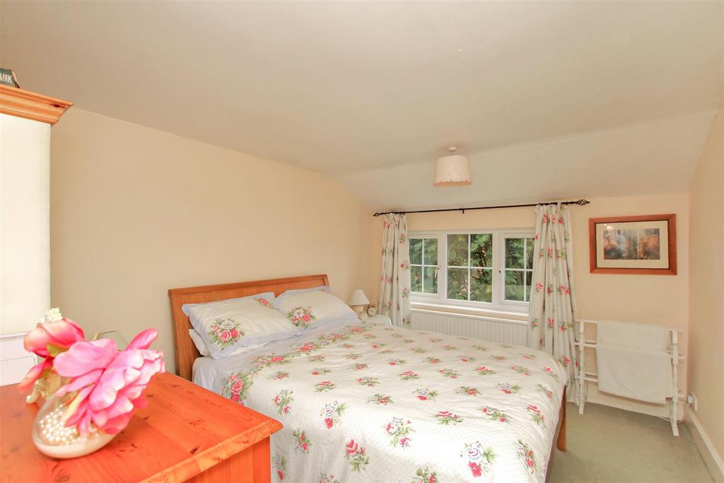 Bedroom - d.JPG