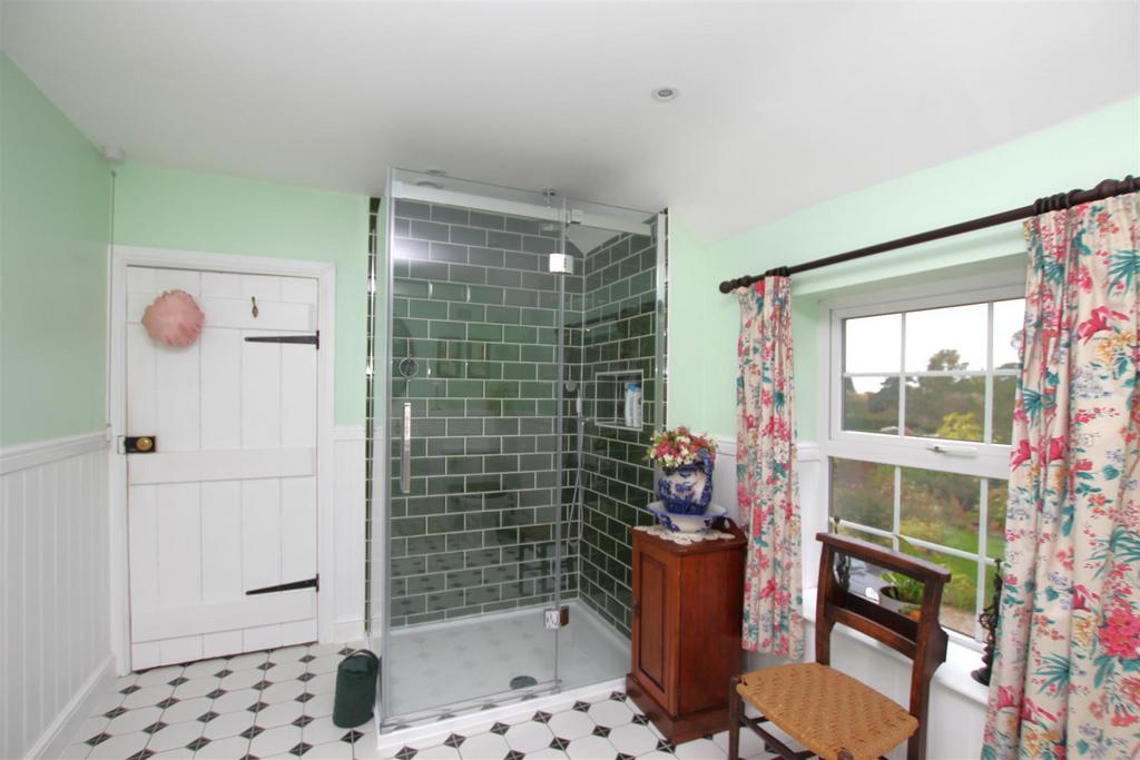 Bathroom - c.JPG